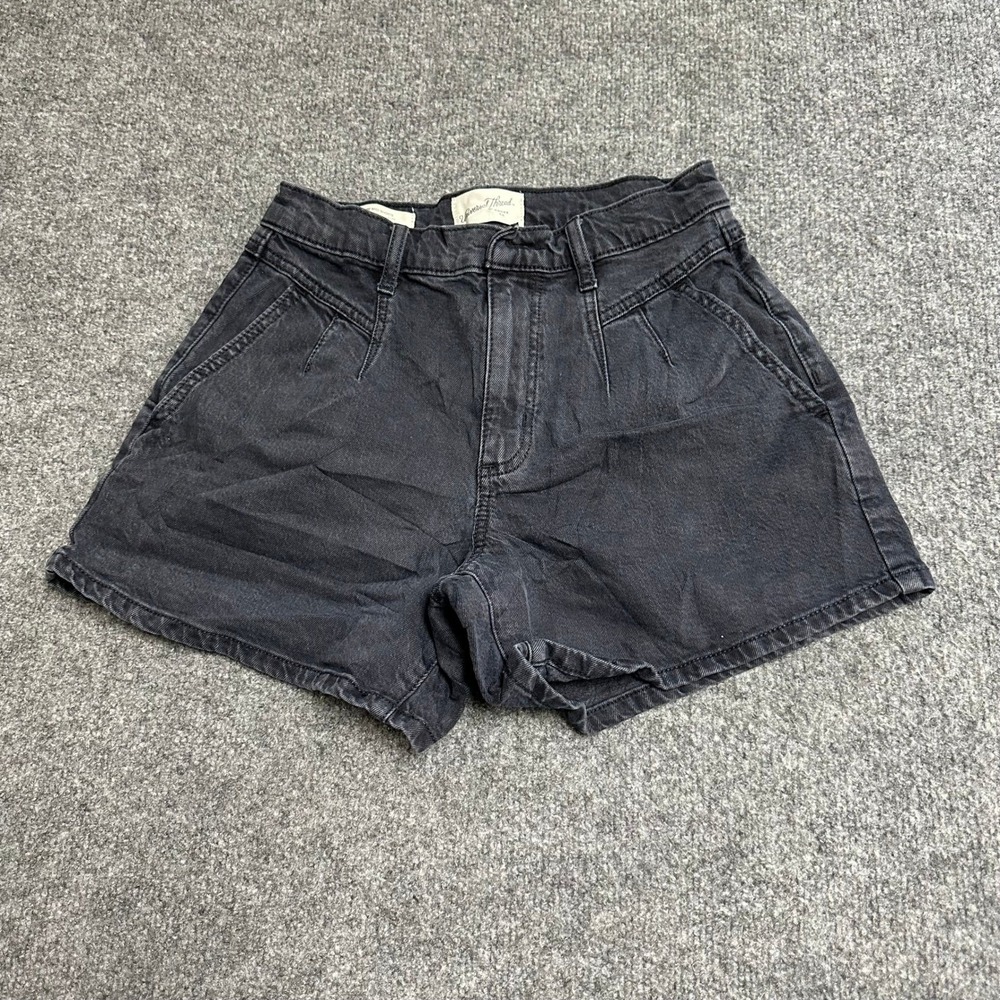Universal Thread Shorts Womens Size 0/25 Black High Rise Midi Pleated Denim